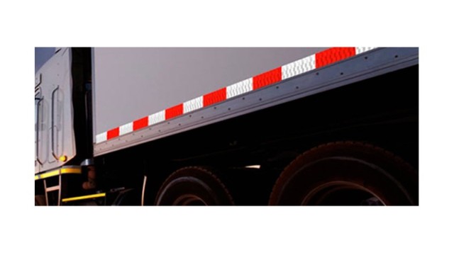 貨車車身反光貼怎么貼-廠家多年經驗來教你【昆山玉寰】