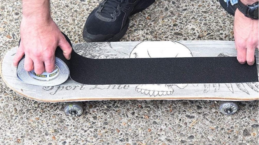 有不掉砂的防滑膠帶嗎？廠家專業(yè)解決防滑膠帶掉砂問題！