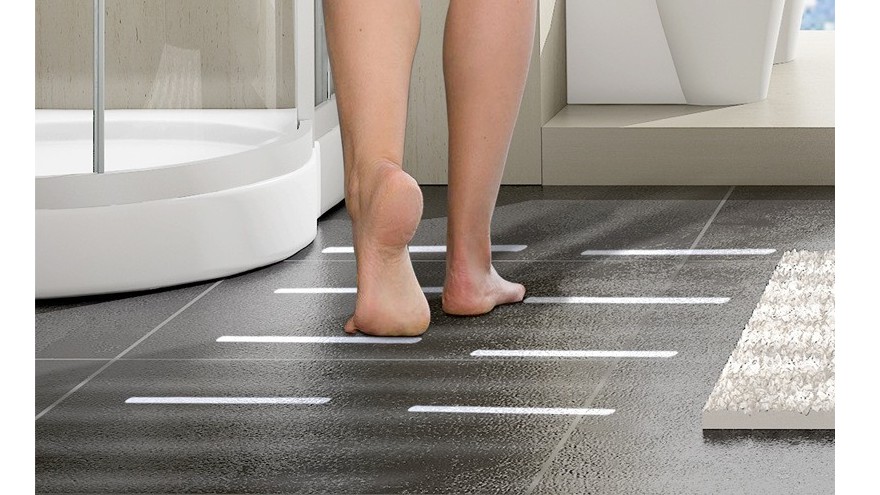 浴室太滑解決小妙招，防滑膠帶來幫你