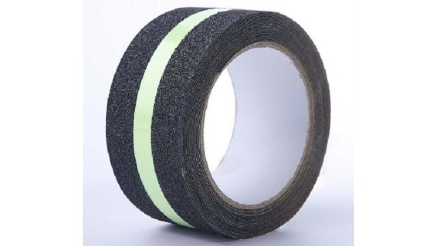 夜光條防滑膠帶怎么用的?夜光防滑膠帶可以發光多久